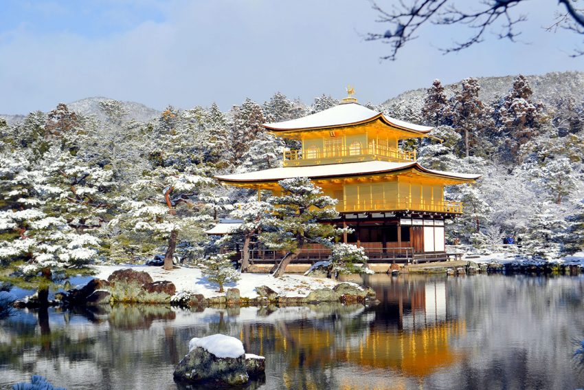 Kinkaku-ji con la neve
